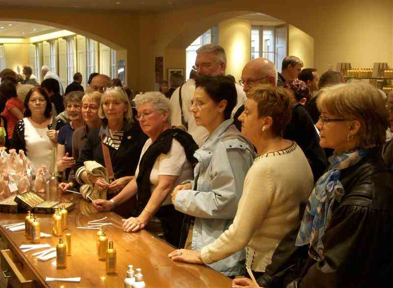 11_2008 Koenig NICE 173 (Paris).jpg - ... surveillées quand même !